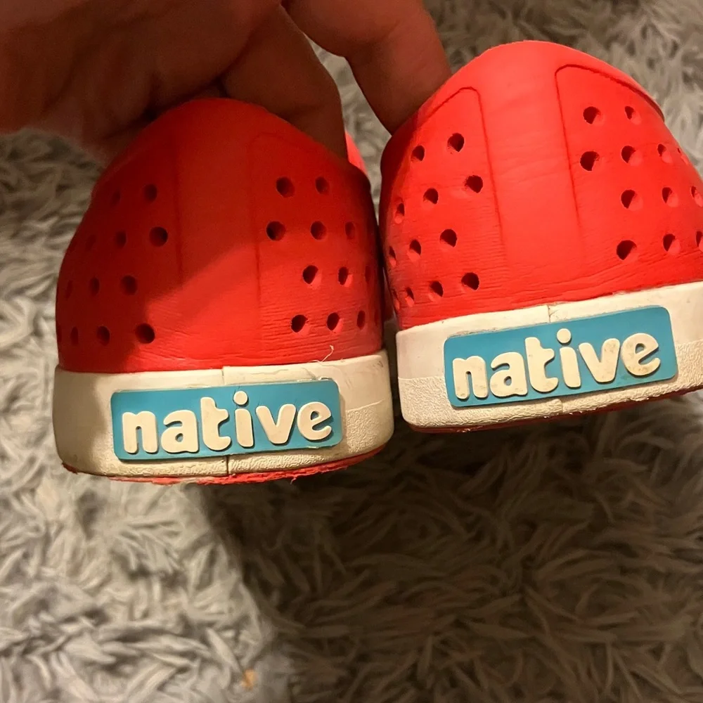 Native Jefferson Rubber Slip On Shoe J Size 6 Red Waterproof UNISEX